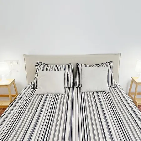 Global Properties, De 3 En Apartment *