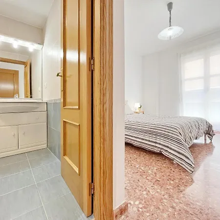 Global Properties, De 3 En * Sagunto